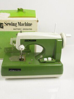 Vintage Miniature ZIG-ZAG Sewing Machine in Original Box Battery Operated TESTED